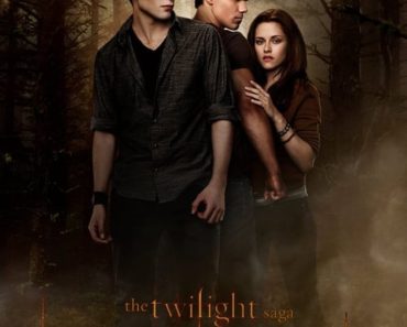 Download The Twilight Saga: New Moon (2009) Dual Audio {Hindi-English} 480p [350MB] || 720p [850MB] || 1080p [3.7GB]