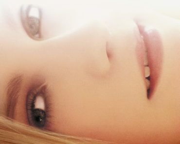Download The Virgin Suicides (1999) {English Audio With Subtitles} 480p [300MB] || 720p [800MB] || 1080p [1.86GB]