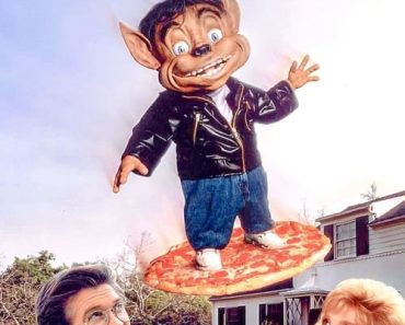 Download Munchie (1992) {English With Subtitles} 480p [300MB] || 720p [600MB]
