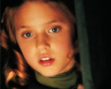 Download A Little Princess (1995) {English With Subtitles} 480p [400MB] || 720p [850MB]