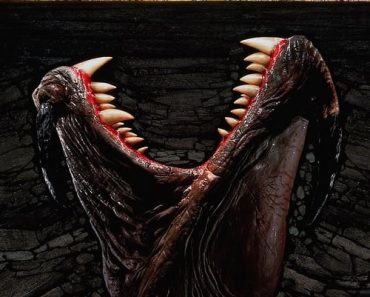 Download Tremors (1990) Dual Audio (Hindi-English) 480p [300MB] || 720p [850MB]