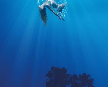 Download Under The Silver Lake (2018) {English With Subtitles} 480p [500MB] || 720p [1.1GB] || 1080p [2.3GB]