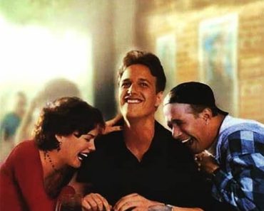 Download Threesome (1994) {English With Subtitles} 480p [350MB] || 720p [750MB]