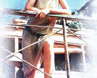 Download The Lover (1992) {English With Subtitles} BluRay 480p [400MB] || 720p [900MB] || 1080p [2.7GB]