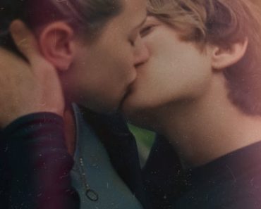 Download Chemical Hearts (2020) {English With Subtitles} 480p [450MB] || 720p [900MB] || 1080p [1.6GB]