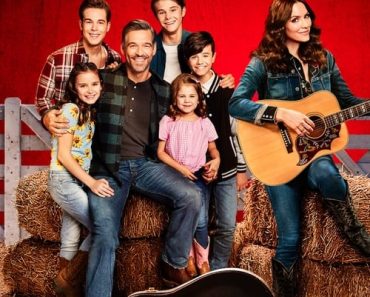 Download Netflix Country Comfort (Season 1) Dual Audio {Hindi-English} 720p HEVC WeB-HD [180MB]