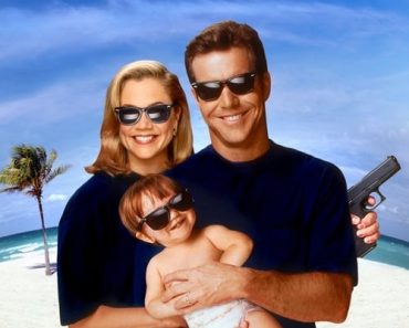 Download Undercover Blues (1993) {English With Subtitles} 480p [350MB] || 720p [750MB]
