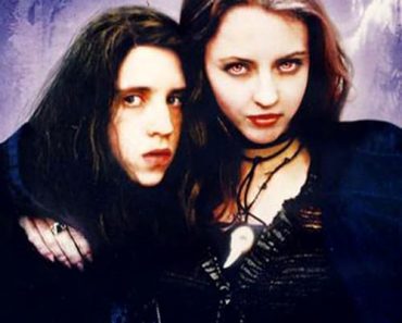 Download Ginger Snaps (2000) {English With Subtitles} 480p [400MB] || 720p [850MB]