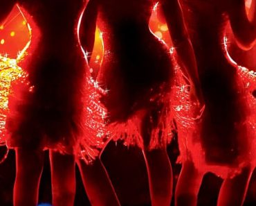 Download Dreamgirls (2006) Dual Audio (Hindi-English) 480p [450MB] || 720p [1.1GB] || 1080p [2.7GB]